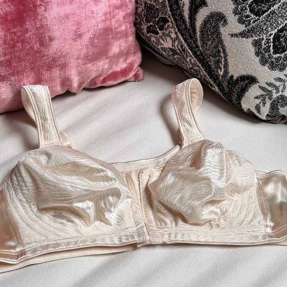 PLAYTEX BRA 40B Women 18-Hour Wire Free Posture Beige Front Closure 3474 - Picture 1 of 11